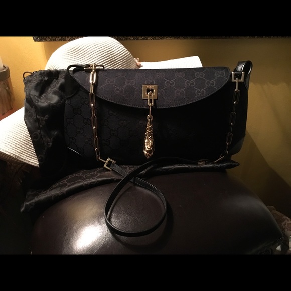 💋 WELCOME TO MY CLOSET! - Picture 5 of 8